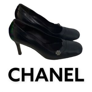 Authentic Chanel luxury designer vintage Camelia black leather pumps heels 9.5